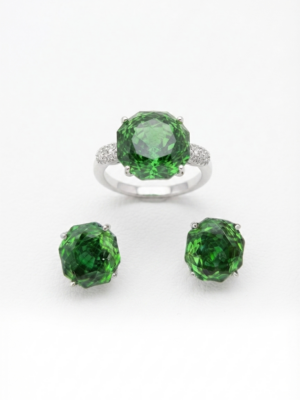Conjunto brinco e anel zirconia lapidação rose cut verde. (Regulável)