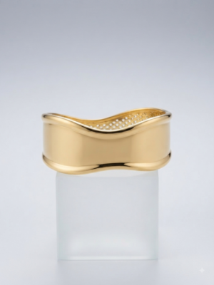 Bracelete orgânico liso.
