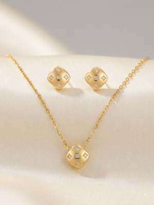 Conjunto delicado com detalhes em zirconias.